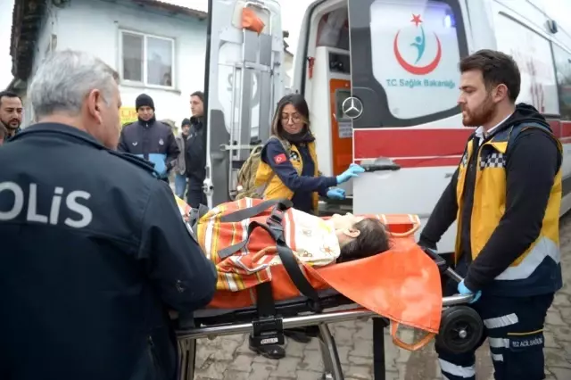 Alacağı olan kadını göğsünden bıçaklayıp intihara kalkıştı