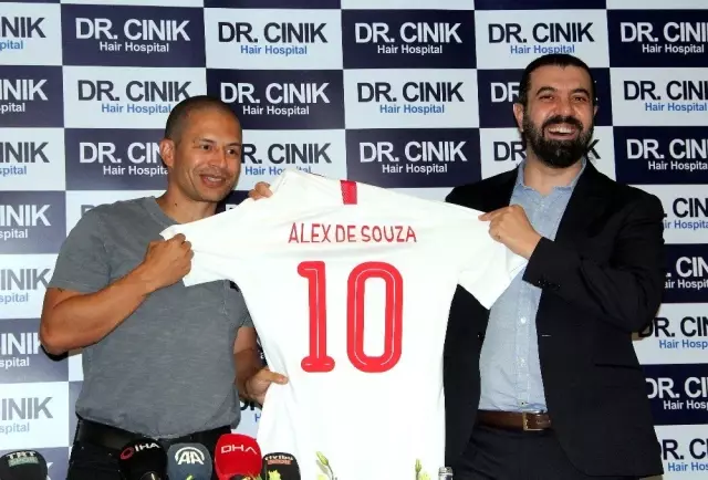 Alex: 'Fenerbahçe'ye dönme kararını ben veremem' Alex: 'Fenerbahçe'ye dönme kararını ben veremem'