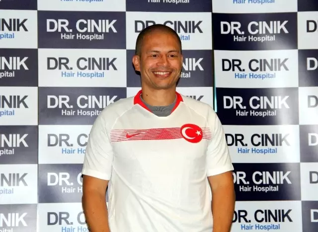 Alex: 'Fenerbahçe'ye dönme kararını ben veremem' Alex: 'Fenerbahçe'ye dönme kararını ben veremem'