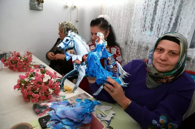 Artvinli kadınlar atıkları hediyelik eşyaya dönüştürüyor