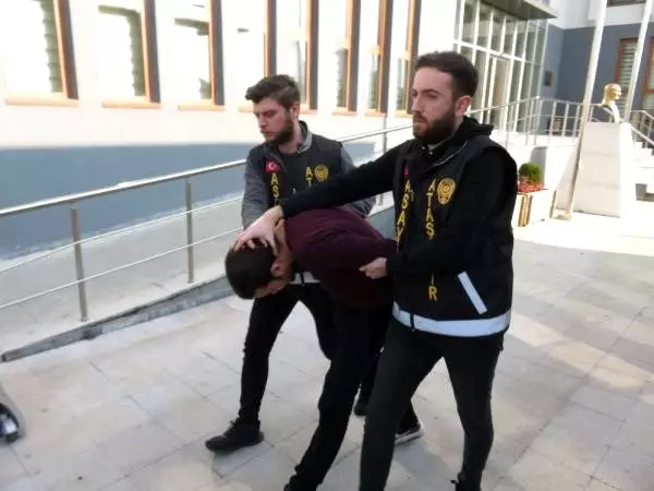 Ataşehir'de adres sorma bahanesiyle taciz iddiası... Şüpheli adliyeye sevk edildi Ataşehir'de adres sorma bahanesiyle taciz iddiası... Şüpheli adliyeye sevk edildi