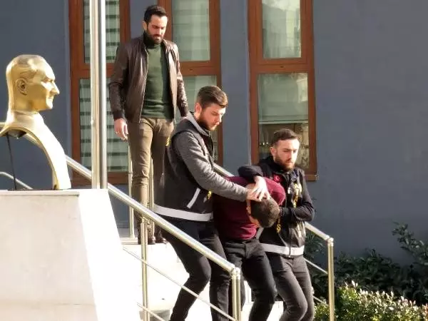 Ataşehir'de adres sorma bahanesiyle taciz iddiası... Şüpheli adliyeye sevk edildi Ataşehir'de adres sorma bahanesiyle taciz iddiası... Şüpheli adliyeye sevk edildi