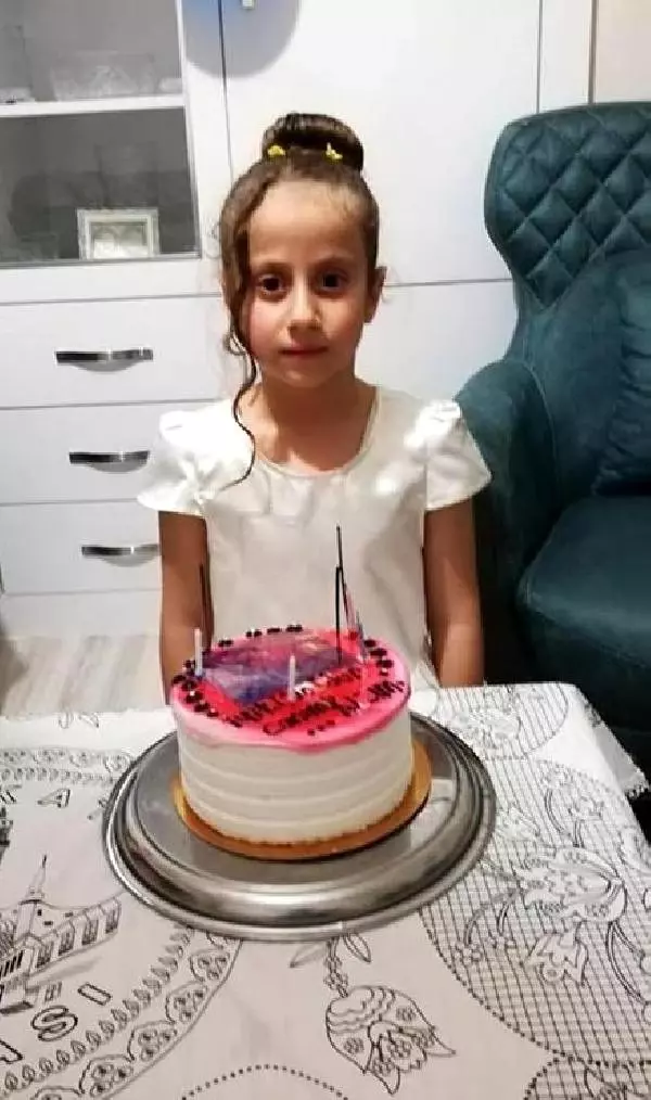 Aylin'in sağ ayağını kaybetmesine neden olan kaza kamerada Aylin'in sağ ayağını kaybetmesine neden olan kaza kamerada