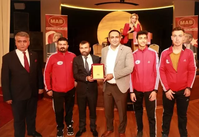 Başkan Yılmaz, meslek adamlarıyla buluştu
