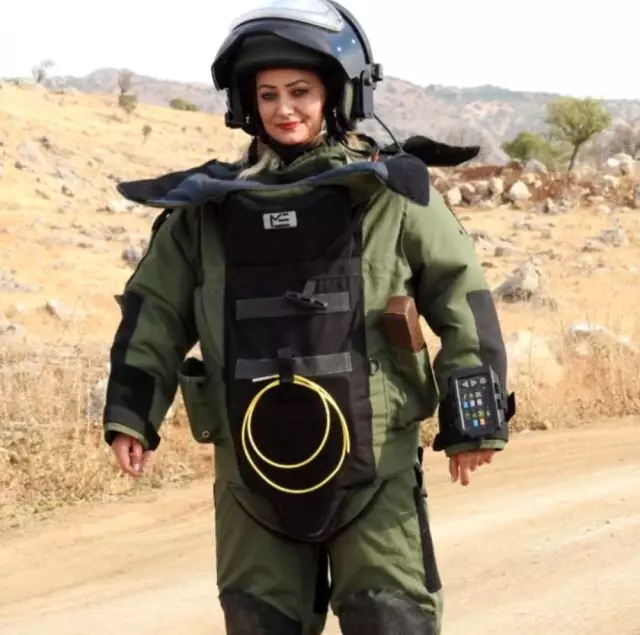 Bomba imha uzmanı şehit Esra Çevik'in görüntüsü 15 Kasım'da paylaşılmıştı