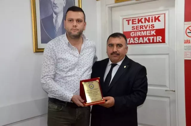 Ceren'in katilinin yakalanmasını sağlayan esnafa plaket