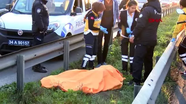 D-100'de orta refüjde ceset bulundu D-100'de orta refüjde ceset bulundu