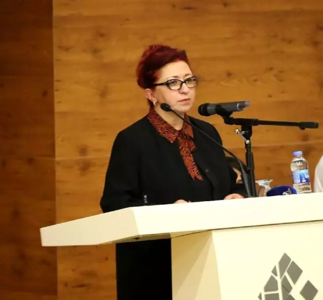 Dünyanın dört bir yanında liderlik yapan kadınlar HKÜ'de