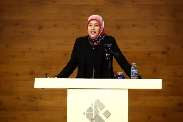 Dünyanın dört bir yanında liderlik yapan kadınlar HKÜ'de