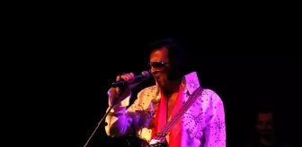 Elvis Presley: 'Elvis İstanbul'da By Volkan Erk' konserine Kartallılar yoğun ilgi gösterdi Elvis Presley: 'Elvis İstanbul'da By Volkan Erk' konserine Kartallılar yoğun ilgi gösterdi