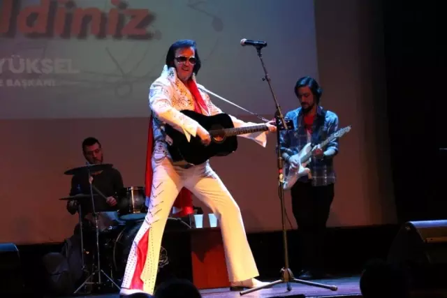 'Elvis İstanbul'da By Volkan Erk' konserine Kartallılar yoğun ilgi gösterdi 'Elvis İstanbul'da By Volkan Erk' konserine Kartallılar yoğun ilgi gösterdi