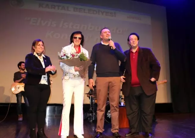 'Elvis İstanbul'da By Volkan Erk' konserine Kartallılar yoğun ilgi gösterdi 'Elvis İstanbul'da By Volkan Erk' konserine Kartallılar yoğun ilgi gösterdi