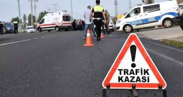 Erzincan'da bir yolcu otobüsü şarampole yuvarlandı: 20 kişi yaralandı Erzincan'da bir yolcu otobüsü şarampole yuvarlandı: 20 kişi yaralandı