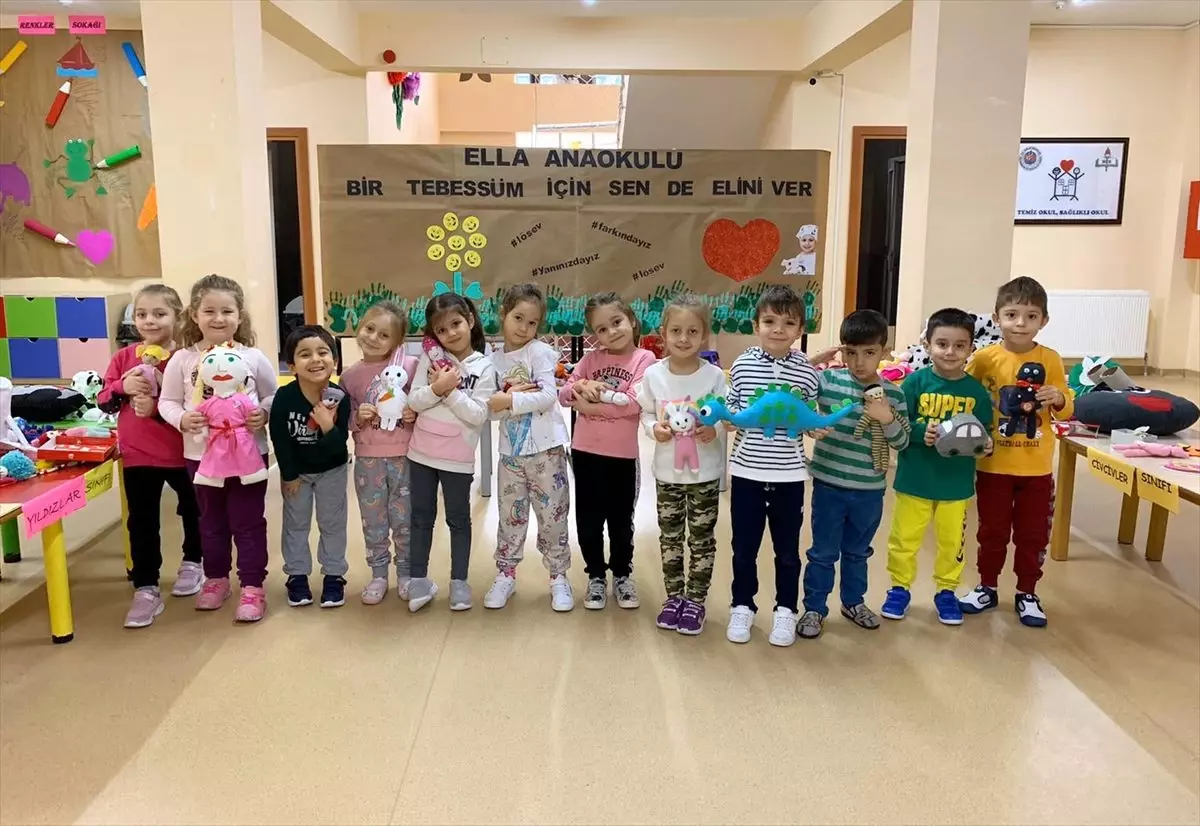 Hayrabolu'da öğrenciler yaptıkları oyuncakları LÖSEV'e gönderdi