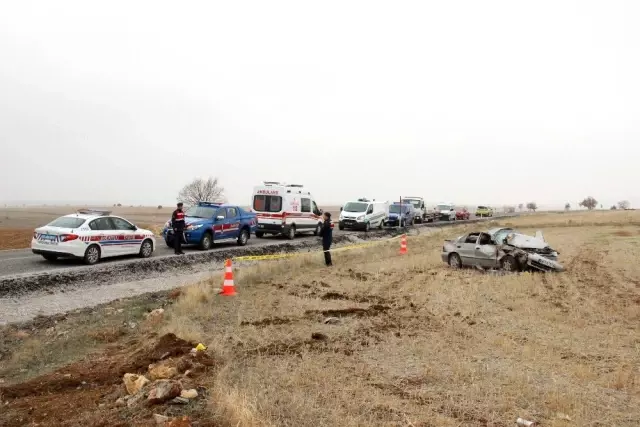 Karaman'da karı-kocayı trafik kazası ayırdı