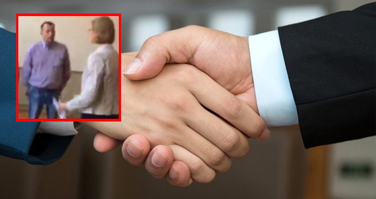Kendisine el uzatan siyasetçinin elini sıkmadığı için dava edildi