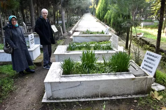 Manisa'da kimliği belirsiz kişiler, mezar taşları ve çeşmeleri kırdı Manisa'da kimliği belirsiz kişiler, mezar taşları ve çeşmeleri kırdı
