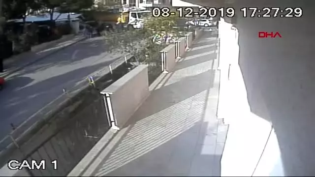 Muğla-küçük aylin'in ayakları üzerinden kamyon geçen 'o anlar' kamerada Muğla-küçük aylin'in ayakları üzerinden kamyon geçen 'o anlar' kamerada