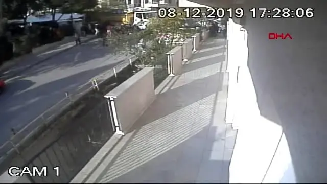 Muğla-küçük aylin'in ayakları üzerinden kamyon geçen 'o anlar' kamerada Muğla-küçük aylin'in ayakları üzerinden kamyon geçen 'o anlar' kamerada