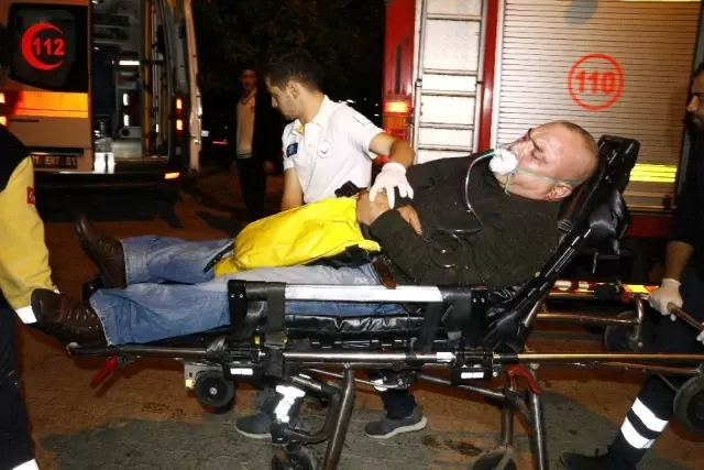Oto anahtar dükkanında yangın: 1 kişi dumandan zehirlendi Oto anahtar dükkanında yangın: 1 kişi dumandan zehirlendi