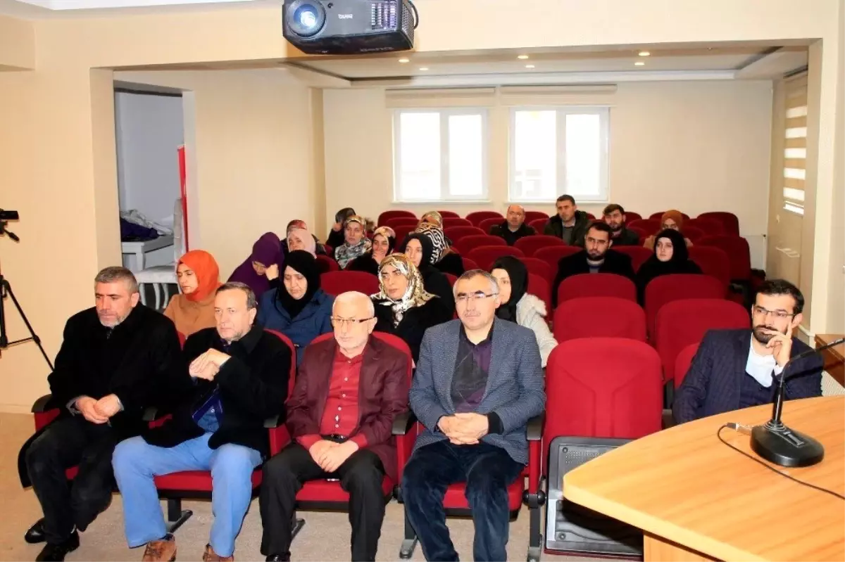 Sivas'ta 'Evliliğe ilk adım' semineri başladı