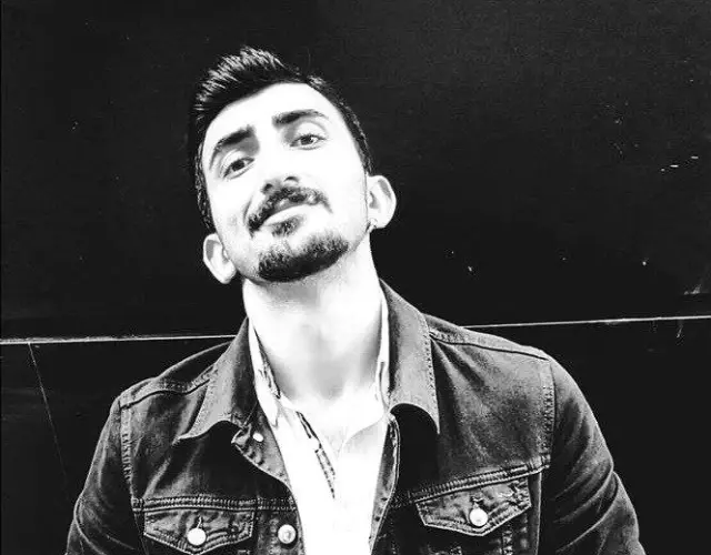 Taburcu olduktan sonra fenalaşarak ölen genci tedavi eden doktor hakim karşısında
