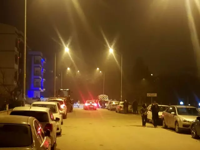 Balıkersir'de art arda iki deprem