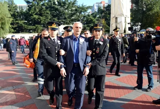 Bomba imha uzmanı şehit Esra Çevik için cenaze töreni düzenleniyor Bomba imha uzmanı şehit Esra Çevik için cenaze töreni düzenleniyor