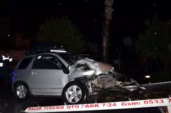 Cip ağaca çarptı: 5 yaralı