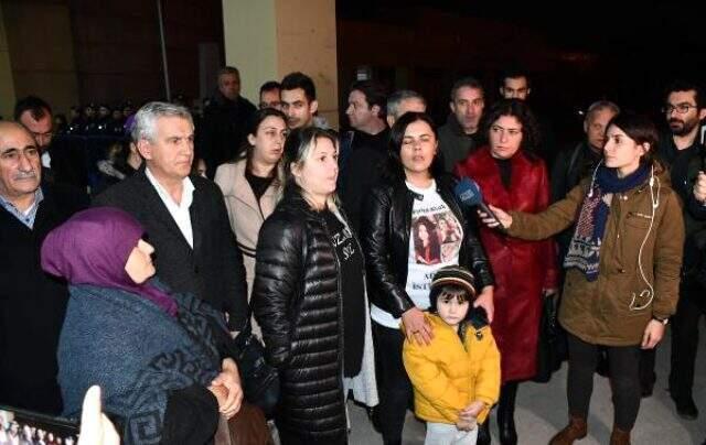 Çorlu'daki tren kazası davasına küçük kızın sözleri damga vurdu: Sevdiklerimizi kim öldürdü hakim amca?