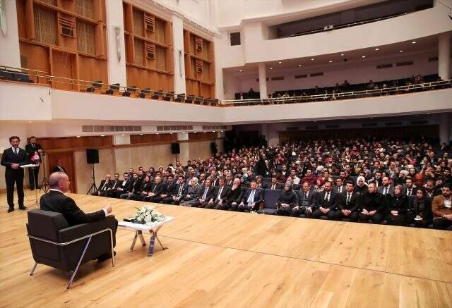 Cumhurbaşkanı Erdoğan'a 'İdolünüz kim?' diye sordular, verdiği yanıt salonda büyük alkış aldı