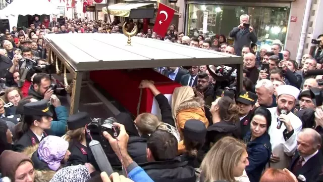 Esra Çevik son kez annesinin evine getirildi Esra Çevik son kez annesinin evine getirildi