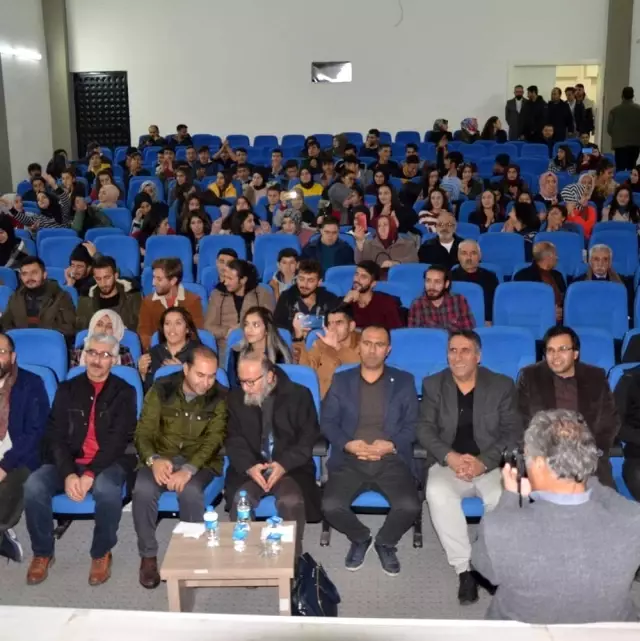 Gevaş'ta şiir ve müzik dinletisi Gevaş'ta şiir ve müzik dinletisi