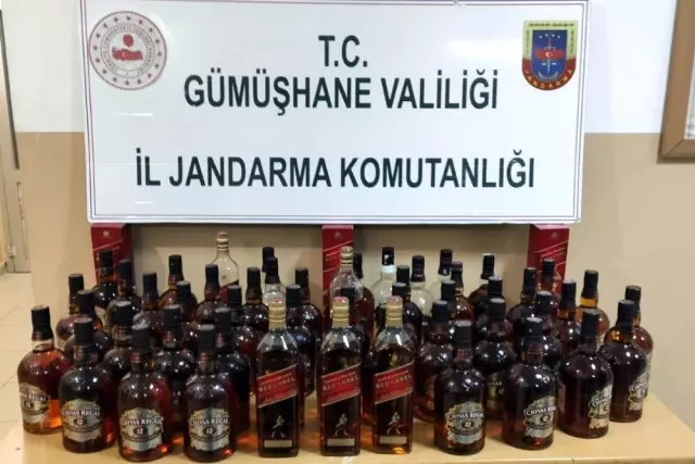 Gümüşhane'de 46 şişe kaçak ve sahte alkol ele geçirildi Gümüşhane'de 46 şişe kaçak ve sahte alkol ele geçirildi
