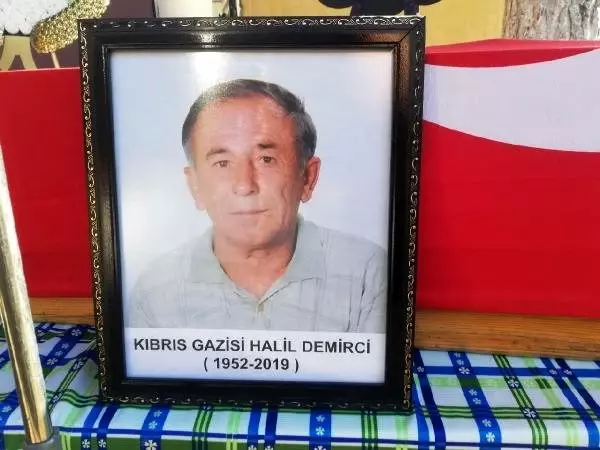 Kalp krizinden ölen Kıbrıs gazisi, Aydın'da toprağa verildi
