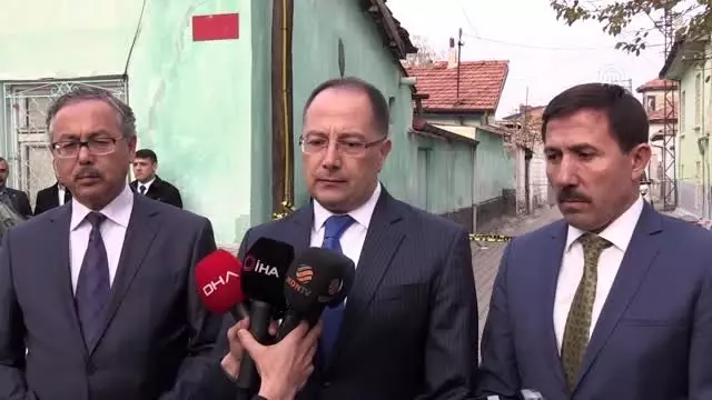 Kerpiç evde göçük: 3 ölü - Vedad Gürgen: Bölgede yıkılması gereken 12 binanın tespitini yapık