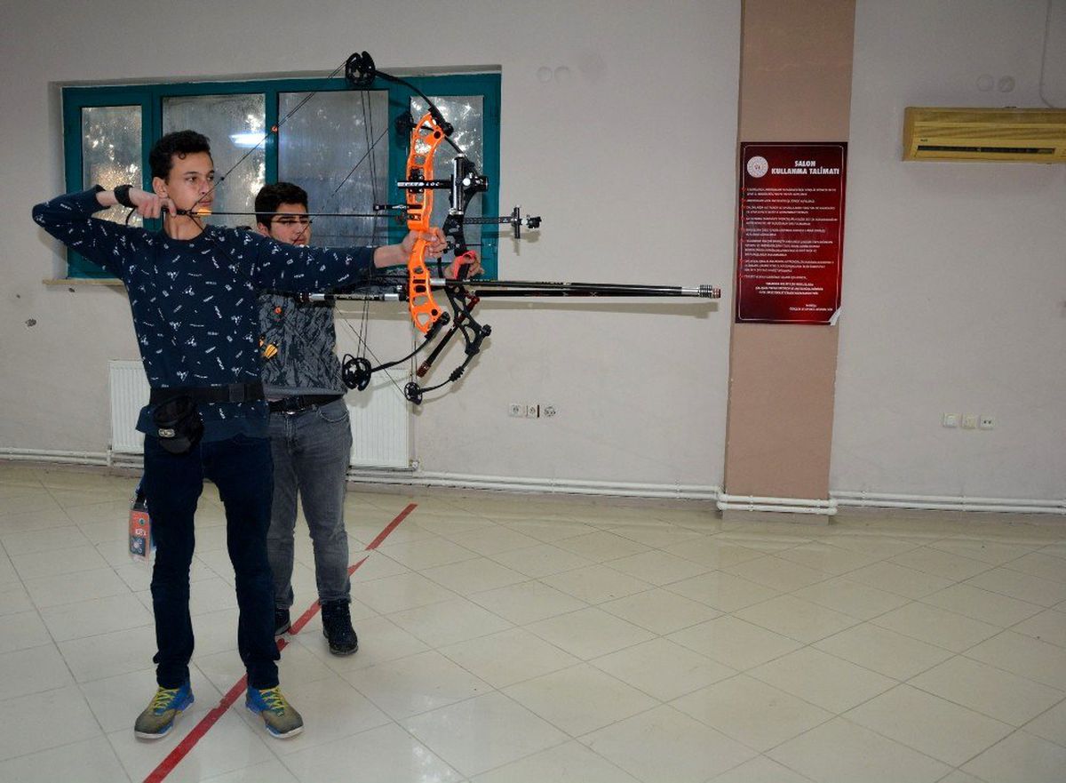 Manisa'da okçuluk kurslarına yoğun ilgi