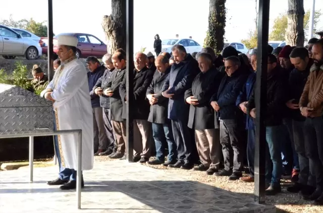 Samsun'da otomobil ile tırın çarpıştığı kaza Samsun'da otomobil ile tırın çarpıştığı kaza