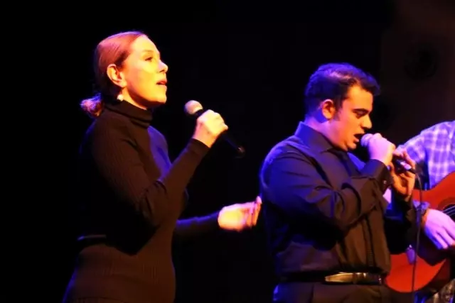 Sanatçı Zuhal Olcay ve Otizmli bireylerden muhteşem konser Sanatçı Zuhal Olcay ve Otizmli bireylerden muhteşem konser