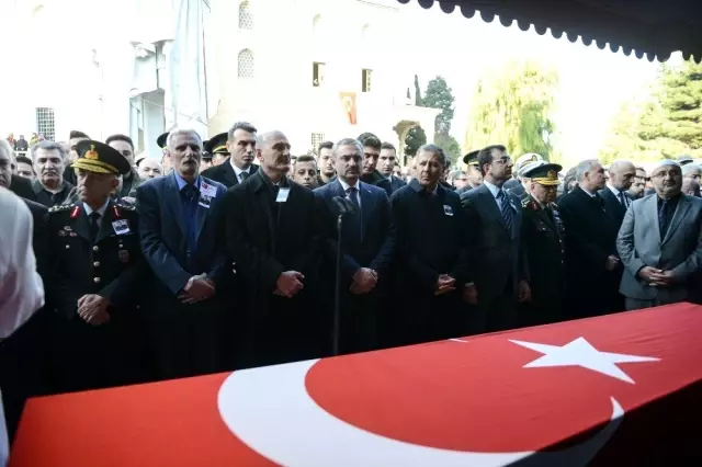 Şehit bomba imha uzmanı Esra Çevik son yolculuğuna uğurlandı Şehit bomba imha uzmanı Esra Çevik son yolculuğuna uğurlandı
