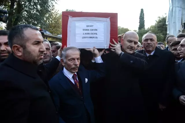 Şehit bomba imha uzmanı Esra Çevik son yolculuğuna uğurlandı Şehit bomba imha uzmanı Esra Çevik son yolculuğuna uğurlandı