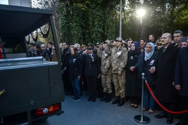 Şehit bomba imha uzmanı Esra Çevik son yolculuğuna uğurlandı Şehit bomba imha uzmanı Esra Çevik son yolculuğuna uğurlandı