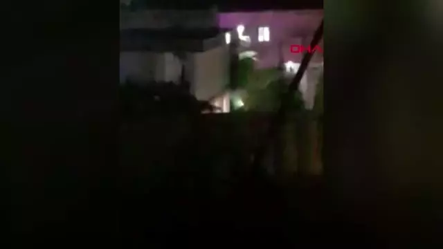 Somali'de milletvekillerinin kaldığı otele silahlı saldırı: 3 ölü, 2 yaralı Somali'de milletvekillerinin kaldığı otele silahlı saldırı: 3 ölü, 2 yaralı