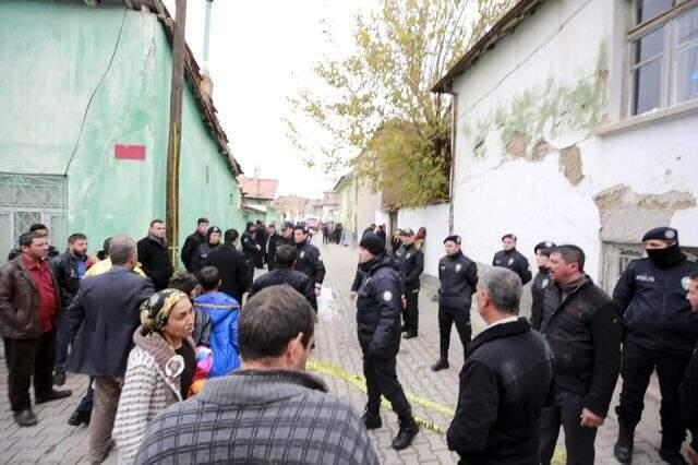Son dakika: Konya'da 2 katlı kerpiç bina çöktü! 2'si çocuk, 3 kişi hayatını kaybetti