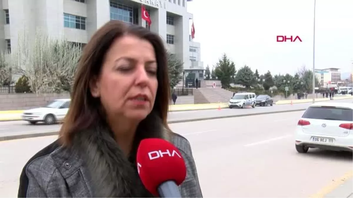 Tecavüzle suçlanan profesörün avukatları çekildi