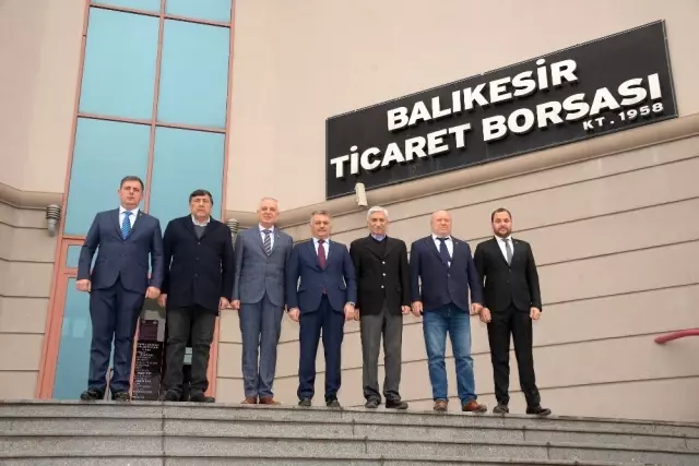 Vali Yazıcı Ticaret Borsasını ziyaret etti Vali Yazıcı Ticaret Borsasını ziyaret etti