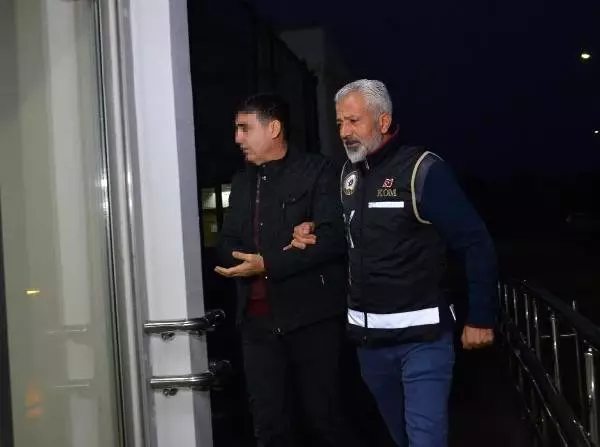 Adana merkezli 3 ilde FETÖ operasyonu: 16 gözaltı kararı