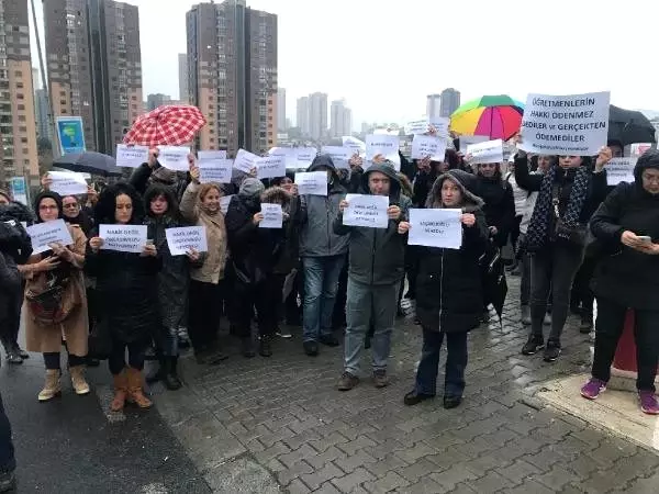 Ataşehir'de velilerden yağmur altında özel okul protestosu
