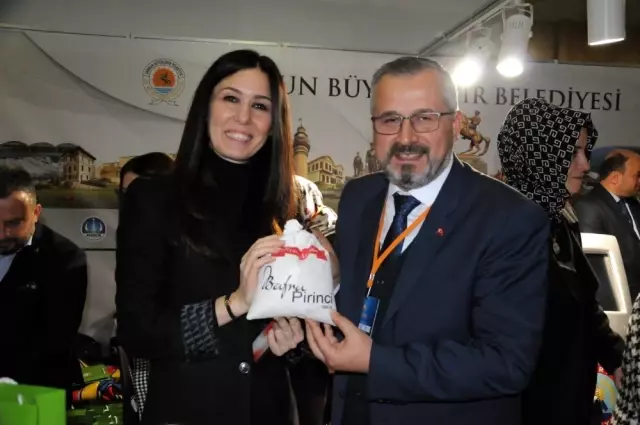 Bafra'nın yöresel ürünlerine yoğun ilgi Bafra'nın yöresel ürünlerine yoğun ilgi