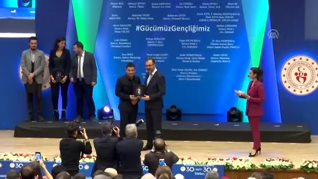 Bakan Kasapoğlu'ndan '30 Altı 30' programında yer alanlara ödül (2) Bakan Kasapoğlu'ndan '30 Altı 30' programında yer alanlara ödül (2)